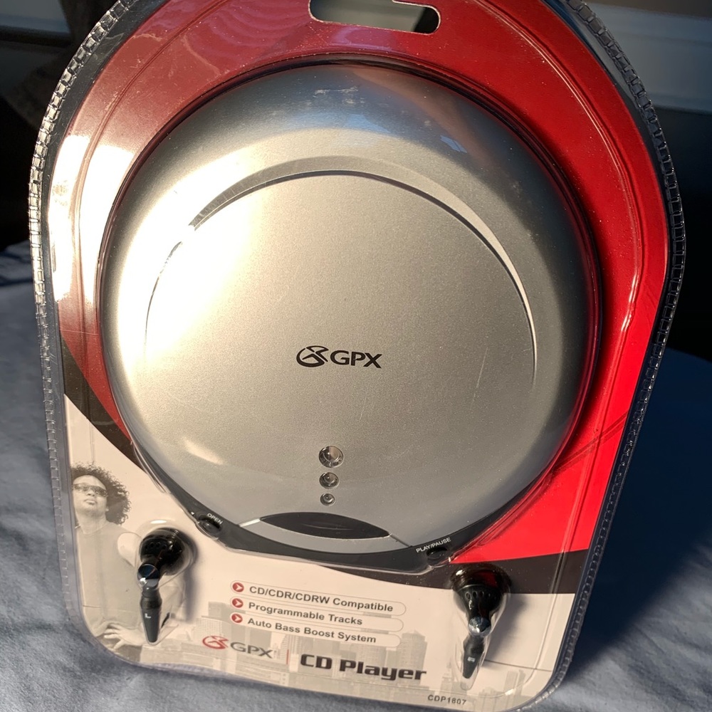 GPX CD Player with Earbuds